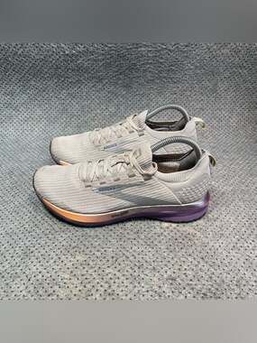 Brooks Ricochet 2 Running Shoes Size 8 Women’s